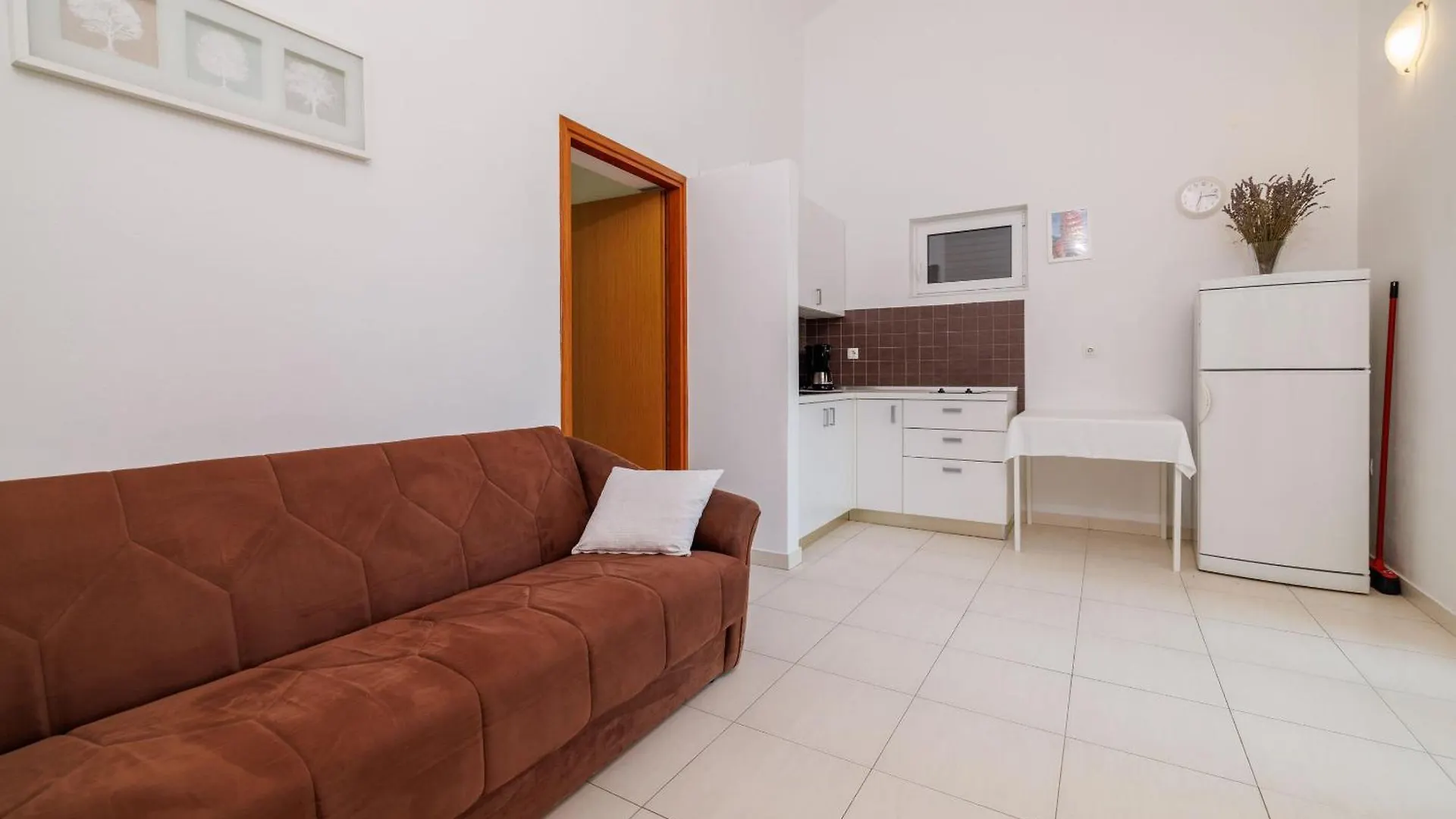 Apartments Biserka Palit