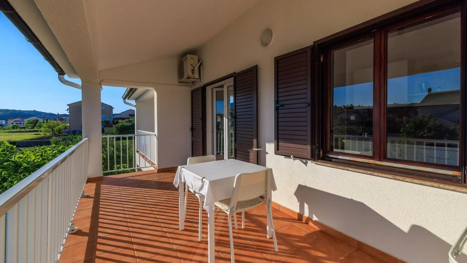 Apartments Biserka Palit
