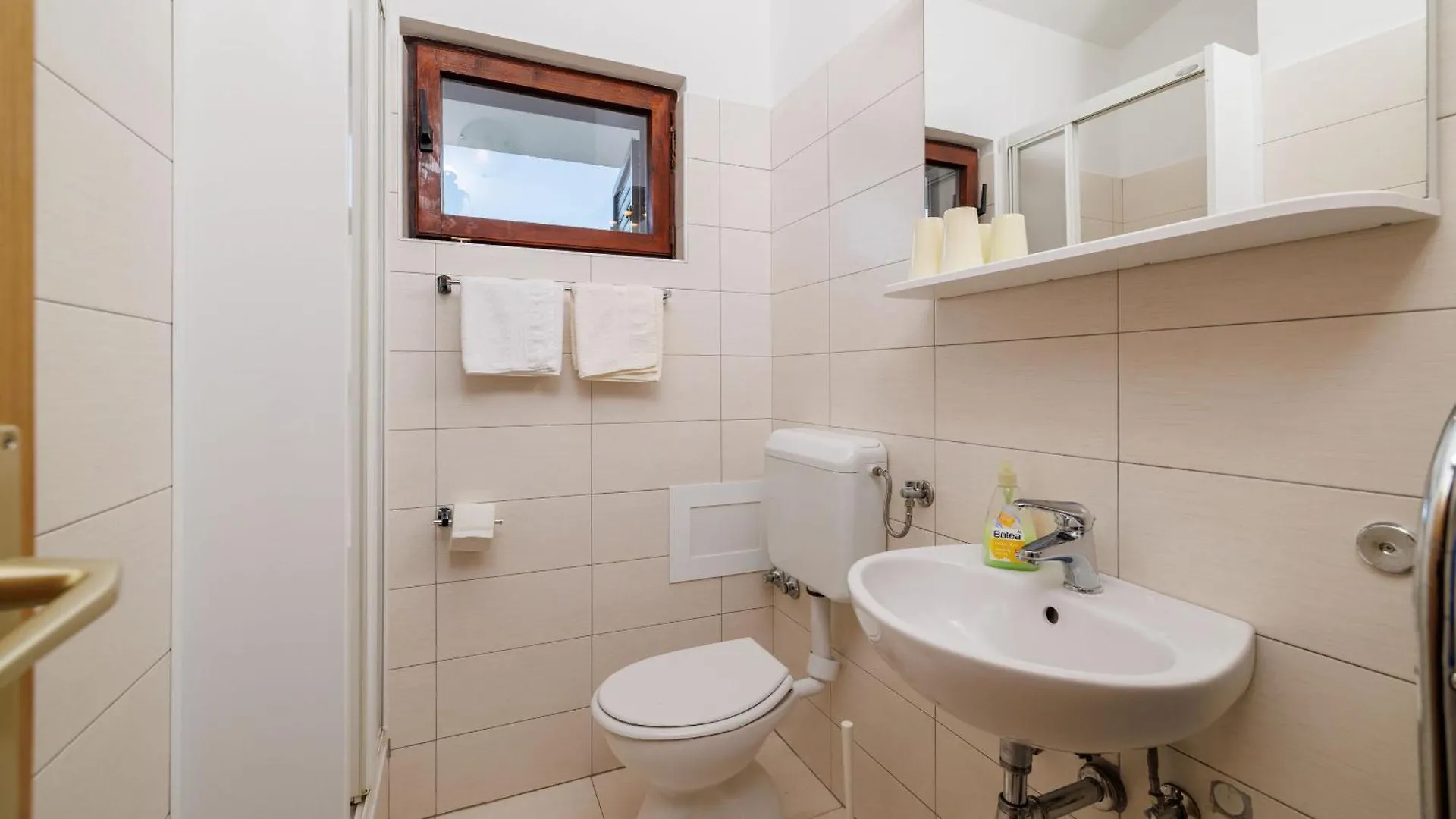 Apartments Biserka Palit 0*,  Kroatien