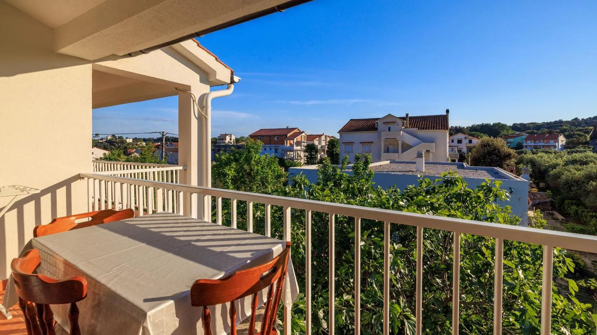 Apartments Biserka Palit