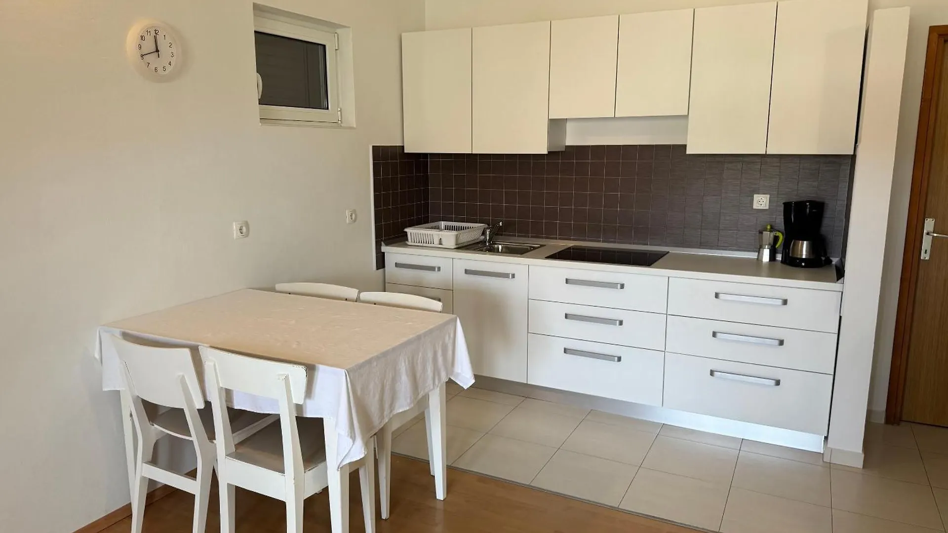 Apartments Biserka Palit